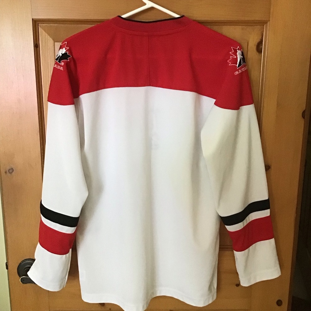 Nike Team Canada White and Red Hockey Jersey - Picture 2 of 7